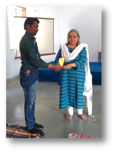  Prize distribution ceremony - Winners - Musical Chair - with the MT- Smt.Shrutiben Shroff presentin